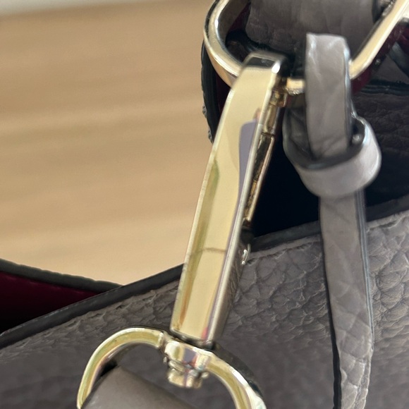 Kate Spade leather shoulder purse. - Picture 9 of 16